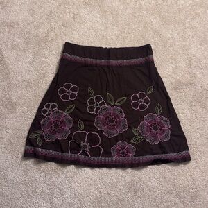 Heart Soul Brown Mini Skirt Embroidered flowers and lines Size 9